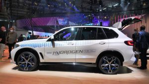 BMW iX5 Hydrogen features and specs